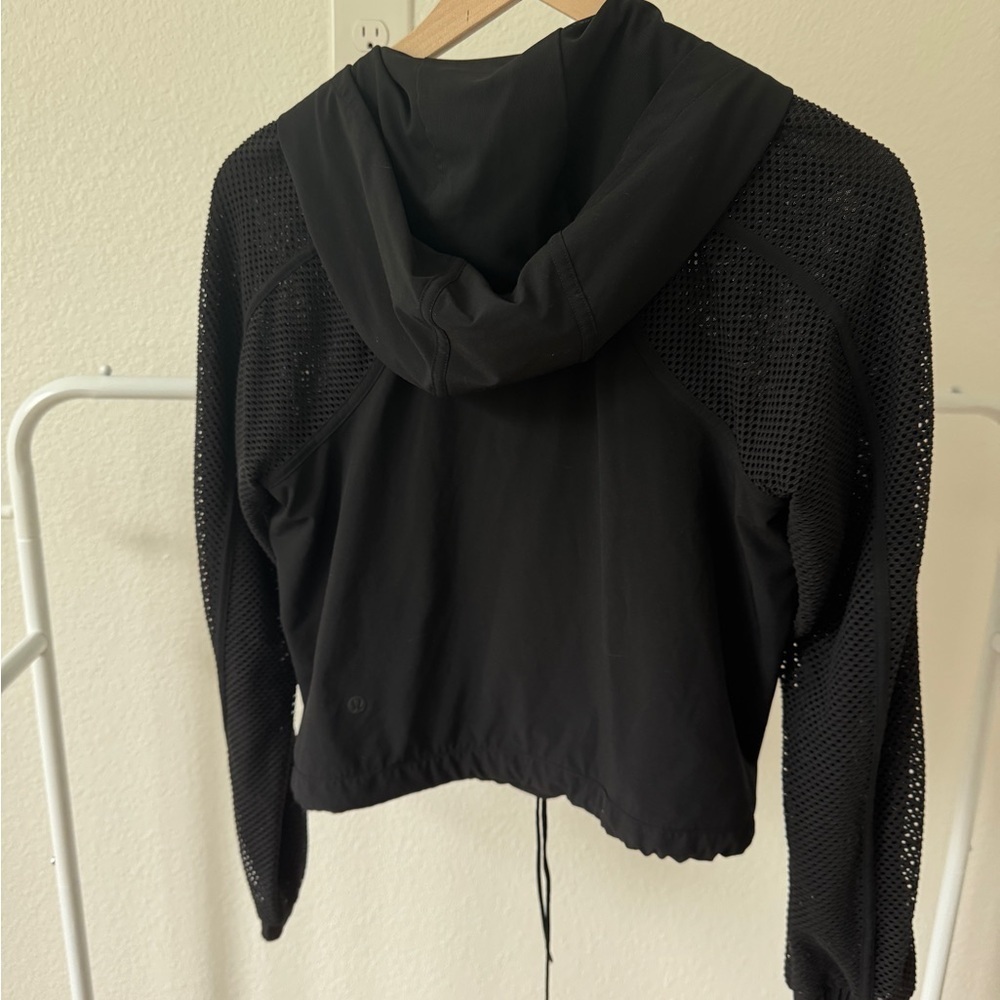 Lululemom Women's Black Mesh Sleeve Hoodie - Picture 4 of 5